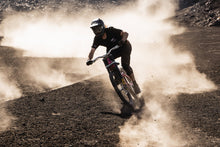 Lade das Bild in den Galerie-Viewer, action_shot