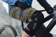 Lade das Bild in den Galerie-Viewer, MTB Short Traze Amp AFT Herren
