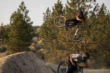 Cargar imagen en el visor de la galería, ION MTB Jersey Scrub Amp BAT Short-Sleeve Men 2024