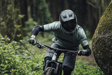 Cargar imagen en el visor de la galería, ION MTB Elbow Pads E-Sleeve Amp 2024
