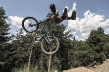 Carica l'immagine nel visualizzatore di Gallery, Guanti MTB Scrub Amp