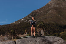 Cargar imagen en el visor de la galería, ION Women Wetsuit Amaze Hot Shorty 1.5 Longsleeve Front Zip 2024