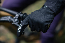 Cargar imagen en el visor de la galería, ION MTB Gloves Shelter Amp Softshell 2024