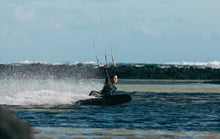 Lade das Bild in den Galerie-Viewer, action_shot