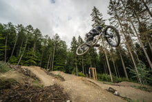 Cargar imagen en el visor de la galería, ION MTB Hose Shelter 2L Softshell Youth 2024