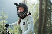 Carica l'immagine nel visualizzatore di Gallery, Caschi MTB Fullface Scrub Amp