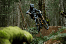 Carica l'immagine nel visualizzatore di Gallery, Pantaloni MTB Scrub Amp BAT