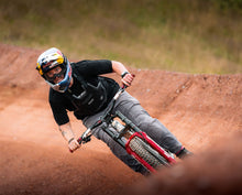 Lade das Bild in den Galerie-Viewer, action_shot