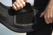 Cargar imagen en el visor de la galería, ION Riot Curv Team Series Kite Harness Men 2022