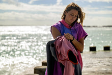 Carica l'immagine nel visualizzatore di Gallery, ION Poncho Select Women 2024
