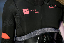 Carica l'immagine nel visualizzatore di Gallery, ION Women Wetsuit Amaze Core 5/4 Back Zip 2024