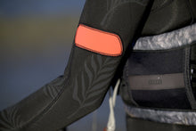 Carica l'immagine nel visualizzatore di Gallery, ION Women Wetsuit Amaze Core 5/4 Back Zip 2024