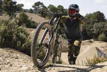 Carica l'immagine nel visualizzatore di Gallery, Pantaloncini MTB Scrub Amp BAT Uomo