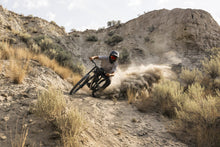 Carica l'immagine nel visualizzatore di Gallery, Pantaloni MTB Scrub Amp BAT da uomo