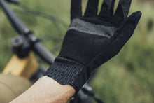 Cargar imagen en el visor de la galería, ION MTB Gloves Shelter Amp Softshell 2024