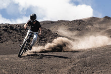 Carica l'immagine nel visualizzatore di Gallery, action_shot