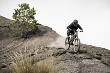 Carica l'immagine nel visualizzatore di Gallery, Caschi MTB Fullface Scrub Amp