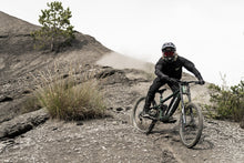 Lade das Bild in den Galerie-Viewer, Shelter BAT langarm MTB Outerwear