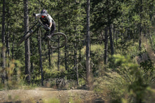 Carica l'immagine nel visualizzatore di Gallery, Guanti MTB Scrub