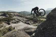 Carica l'immagine nel visualizzatore di Gallery, Pantaloni MTB Scrub Amp BAT