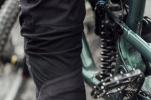 Carica l'immagine nel visualizzatore di Gallery, Pantaloni MTB Scrub Amp BAT