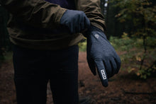 Carica l'immagine nel visualizzatore di Gallery, Guanti MTB imbottiti Shelter Amp Hybrid
