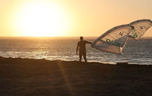 Carica l'immagine nel visualizzatore di Gallery, action_shot