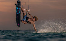 Lade das Bild in den Galerie-Viewer, action_shot