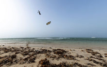 Carica l'immagine nel visualizzatore di Gallery, action_shot