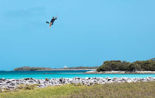Carica l'immagine nel visualizzatore di Gallery, action_shot